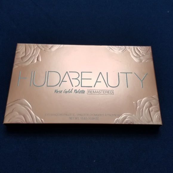 Huda Beauty - Rose Gold Palette remastered - Picture 2 of 6